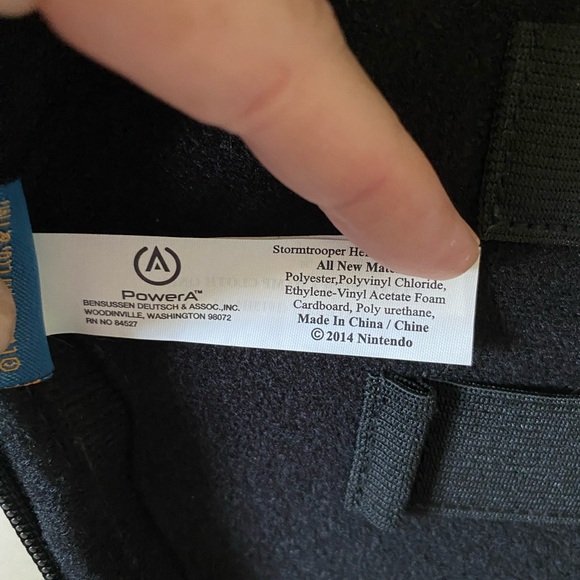 PowerA Nintendo 3DS Star Wars Helmet StormTrooper Travel / Storage Case - Picture 8 of 9